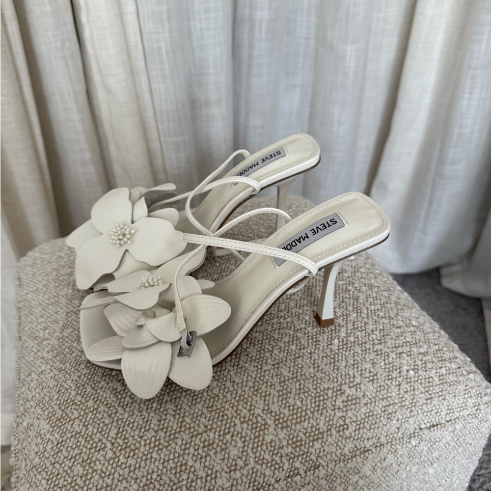 Steve Madden White Floral Women's Heels